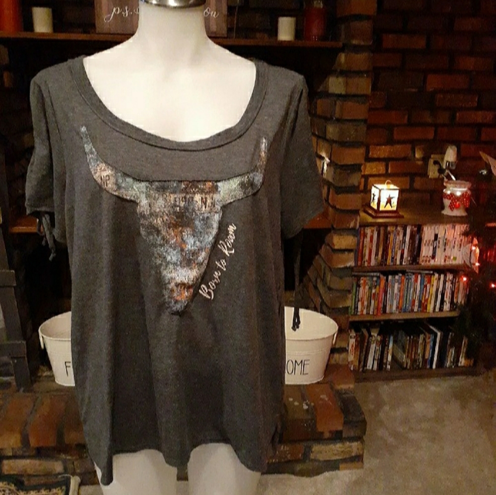 Maurice's scoop neck shirt